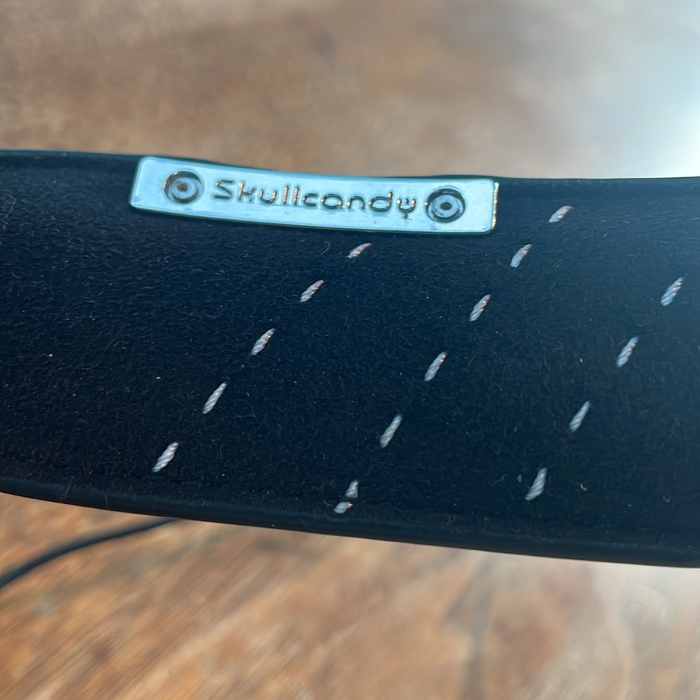 Skullcandy Aviator headphones ROCNATION - Picture 8 of 10